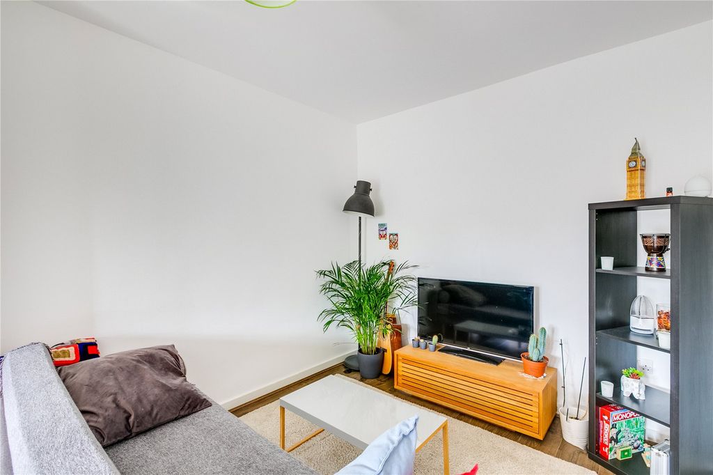 Property photo 2 of 8