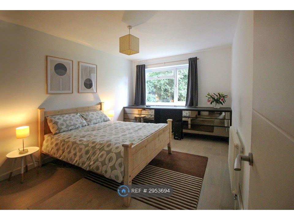 Property photo 2 of 7 Bedroom 1