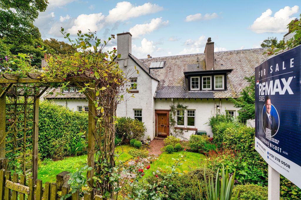 Property photo 1 of 32