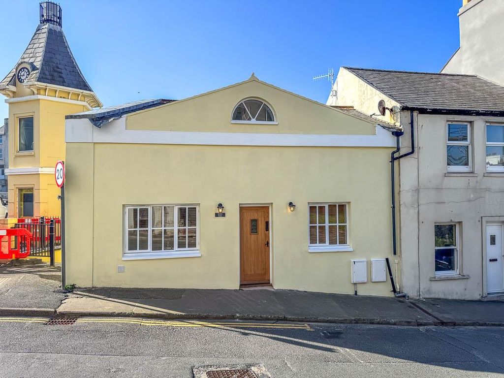 Property photo 1 of 12 1 Strand Road, Port Erin (1).Jpg