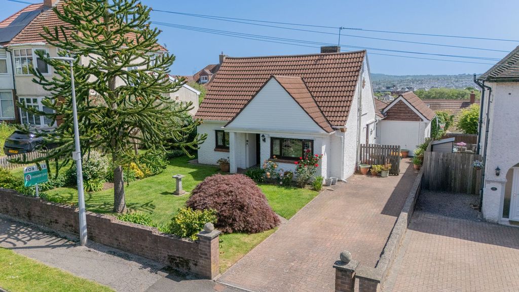 Property photo 1 of 32