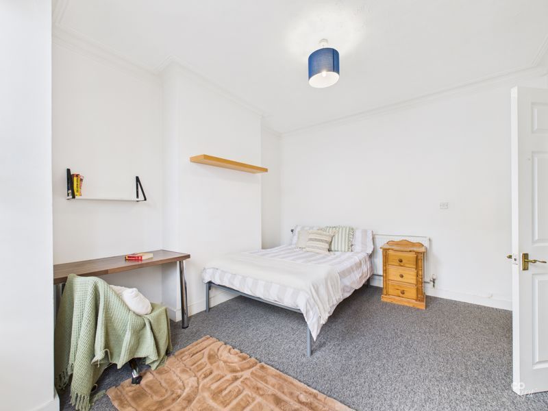 Property photo 1 of 8 Photo 12