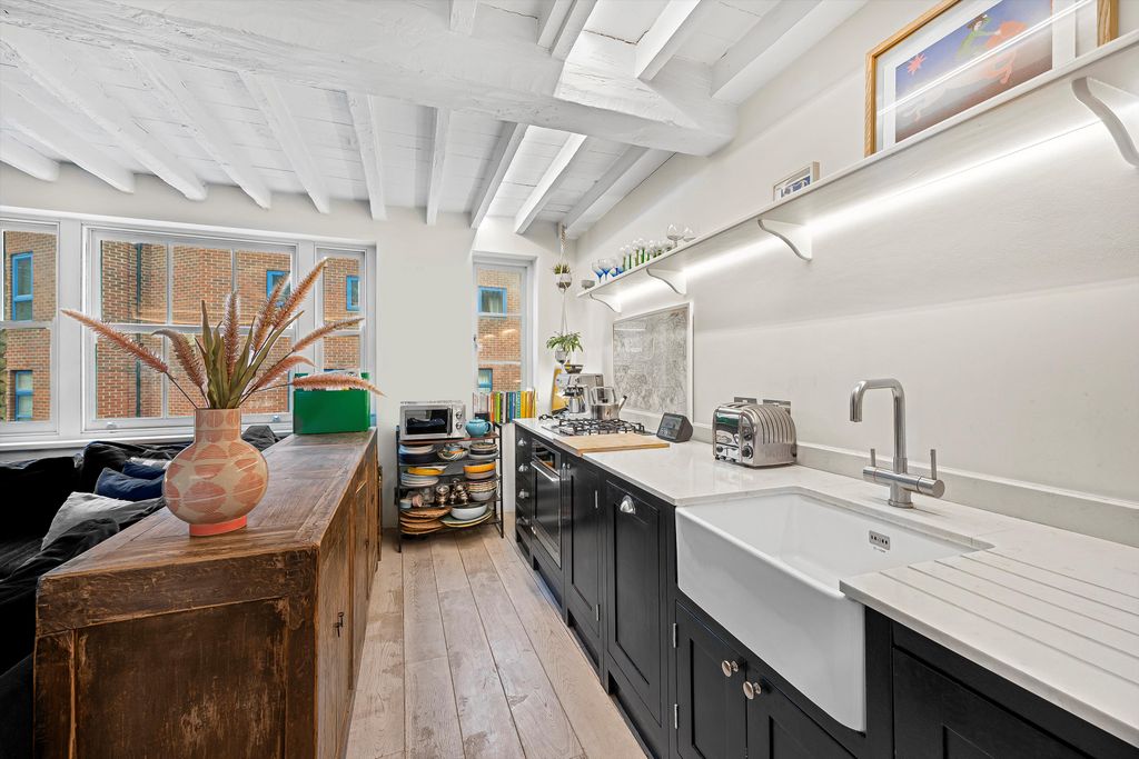 Property photo 2 of 15 Image