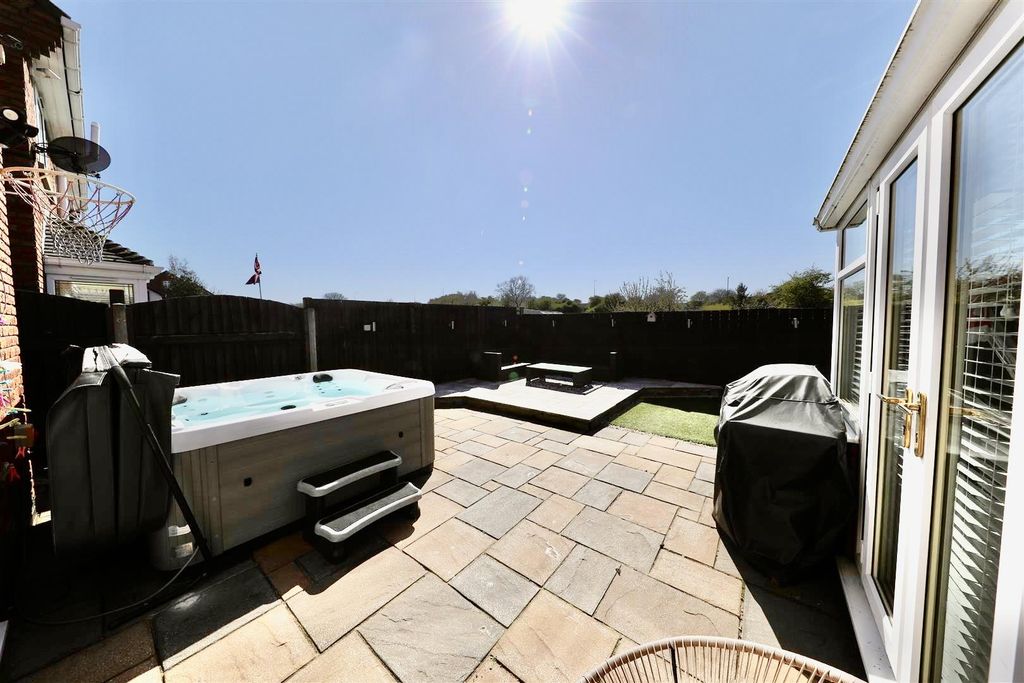 Property photo 3 of 22 Outside