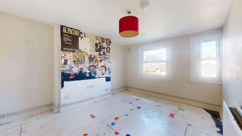 Property photo 2 of 11 Flat C, 3 Dunsmure Road, Hackney, London, N16 5Pu