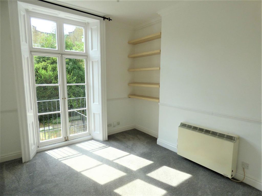 Property photo 2 of 6 11686402.Jpg