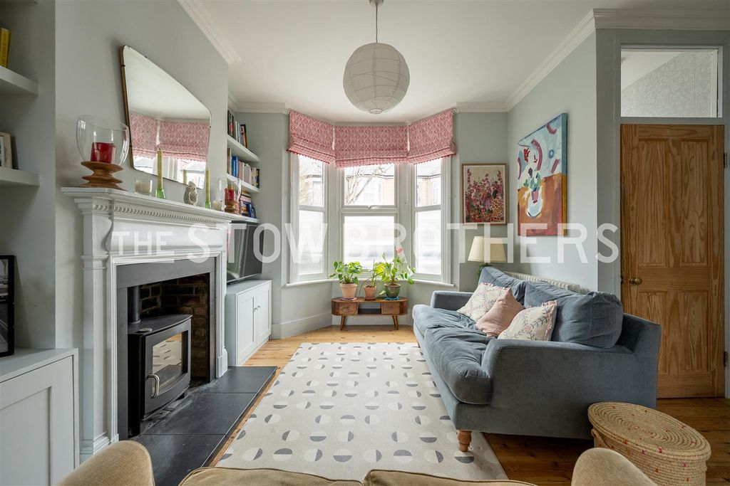 Property photo 2 of 34