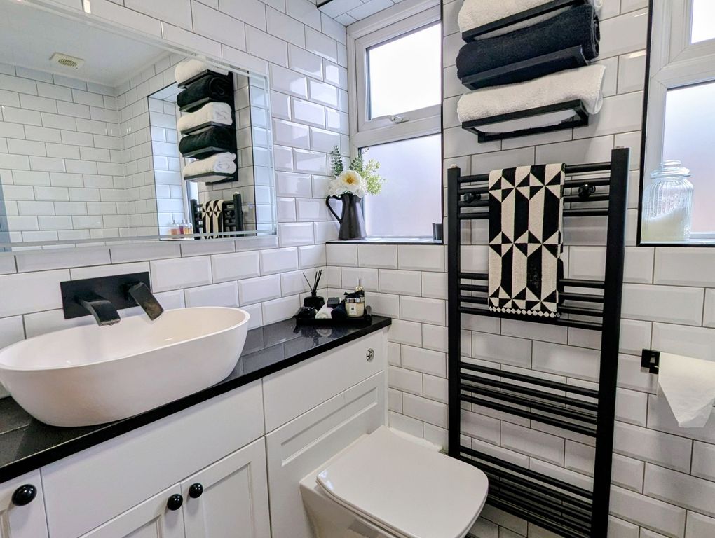 Property photo 3 of 25