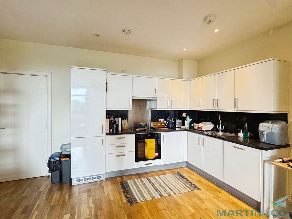 Property photo 3 of 8 40Bca2Bd--4D3A-9872-18610282A165-81843-00002Af5900