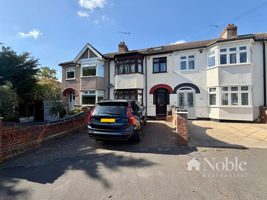 Property photo 1 of 17 External