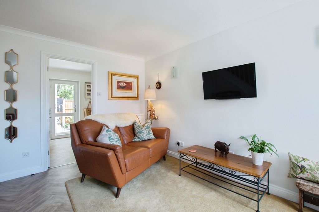 Property photo 3 of 20