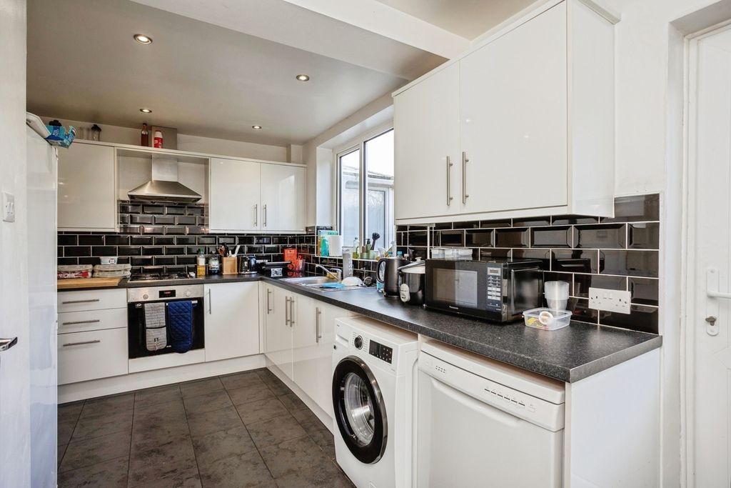 Property photo 3 of 19 Pbox-Img.Jpg