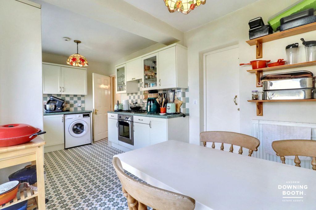 Property photo 3 of 24