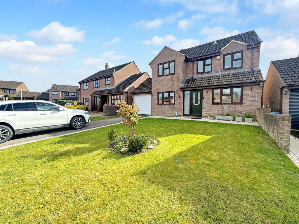 Property photo 1 of 12 25Dp