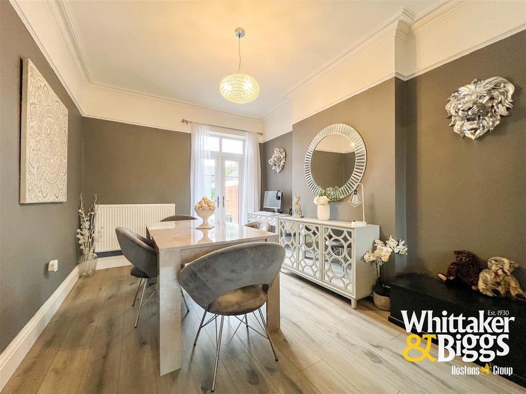 Property photo 3 of 26 Dining Room