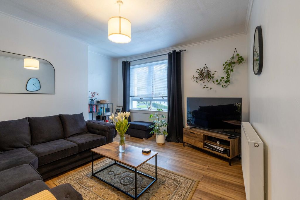 Property photo 2 of 14 Living Room