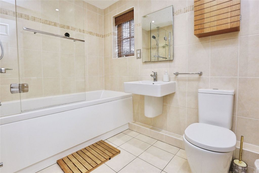 Property photo 2 of 14 Picture No. 20