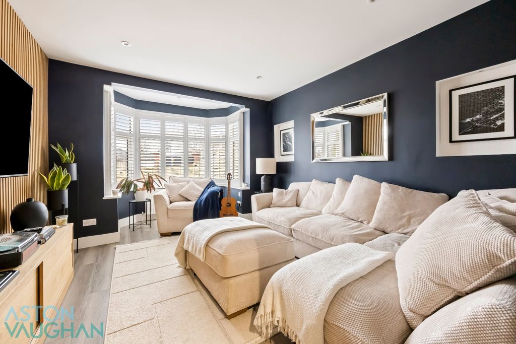 Property photo 2 of 21 4947201