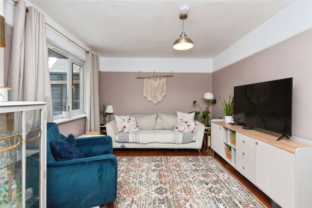 Property photo 2 of 17 Picture No. 33