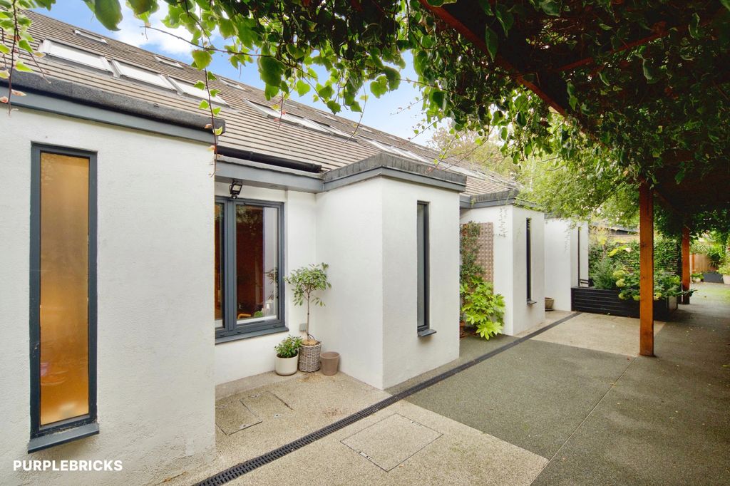 Property photo 1 of 36