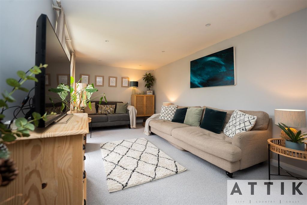 Additional image 22 of 4 bed semi-detached house for saleBedingfield Crescent, Halesworth IP19