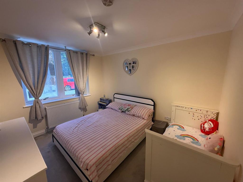 Property photo 3 of 8 6.Jpg