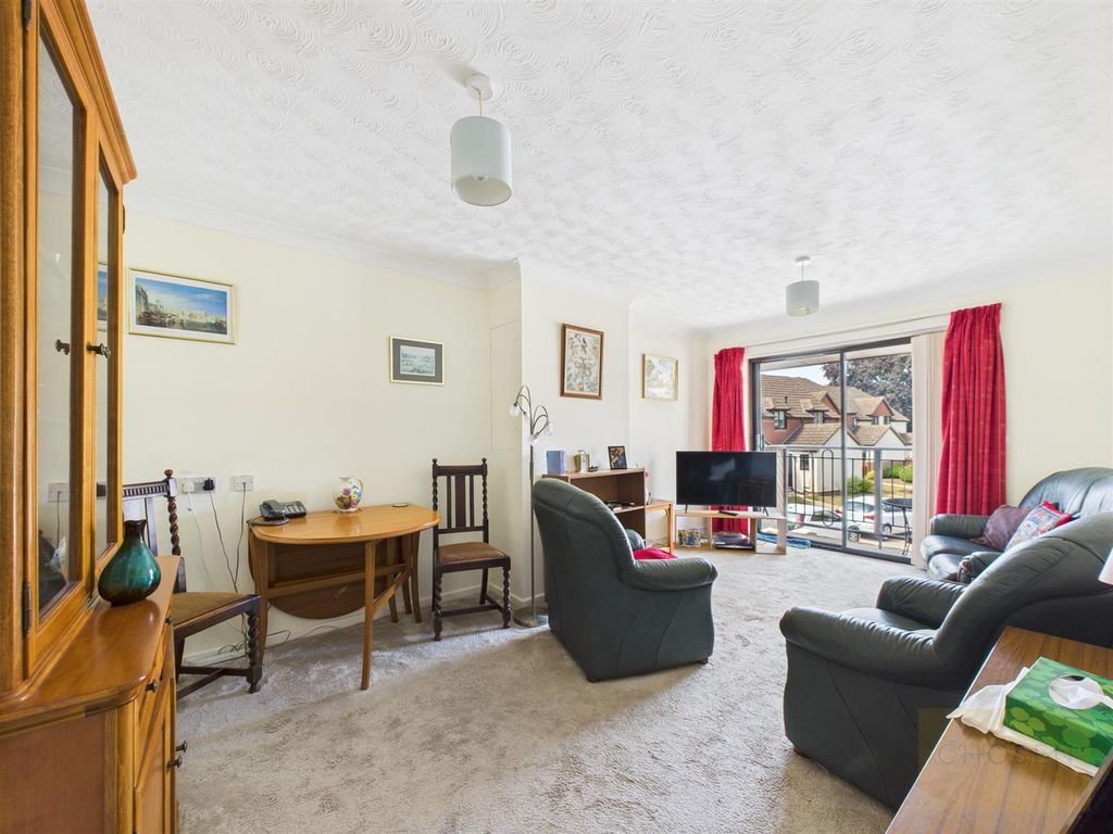 Property photo 2 of 8