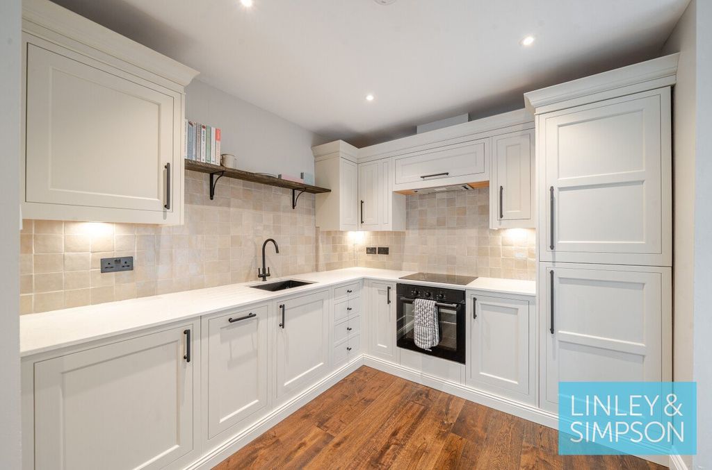 Property photo 2 of 17 Picture No. 54