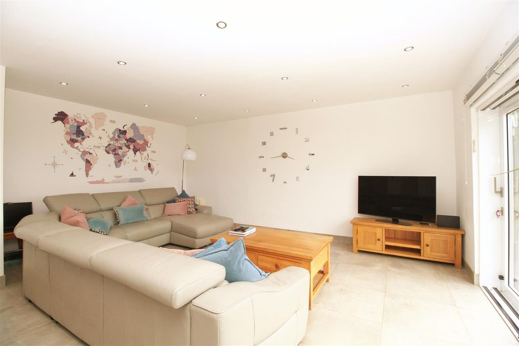 Property photo 3 of 20 13.Jpg