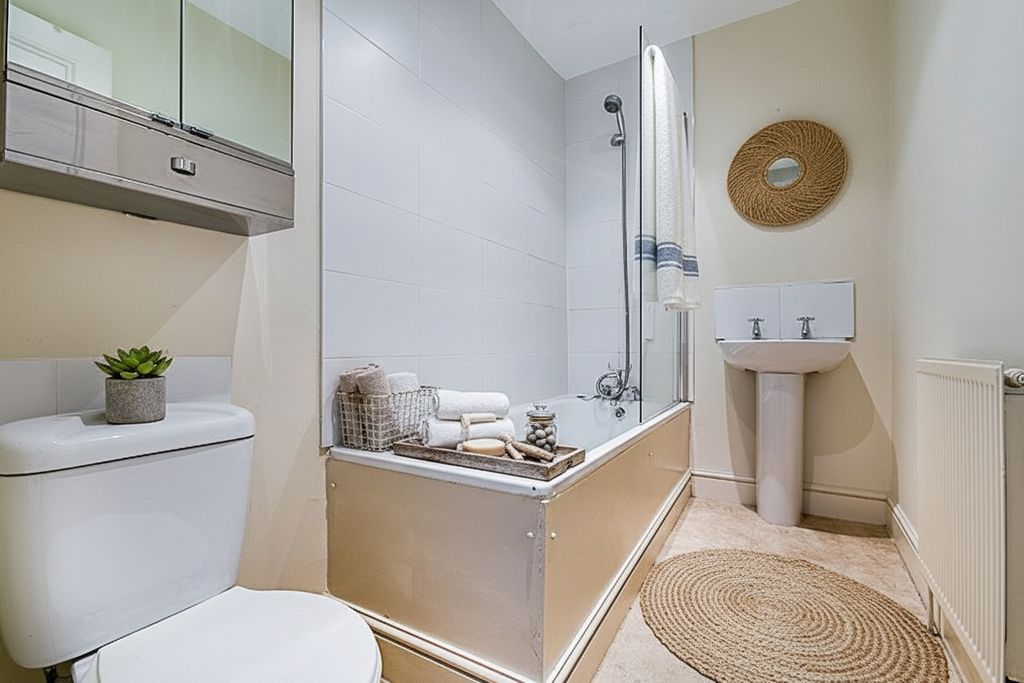 Property photo 3 of 6