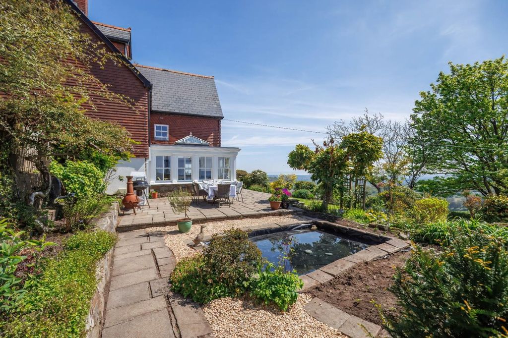 Property photo 1 of 26 Rear Gardens