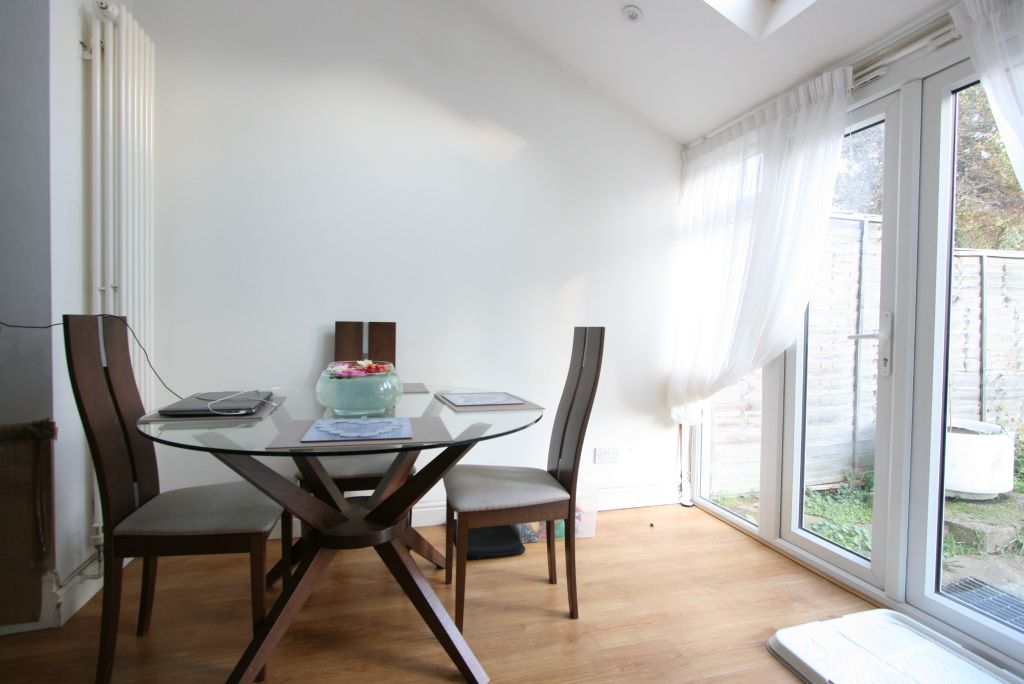 Property photo 3 of 15 Dining Area