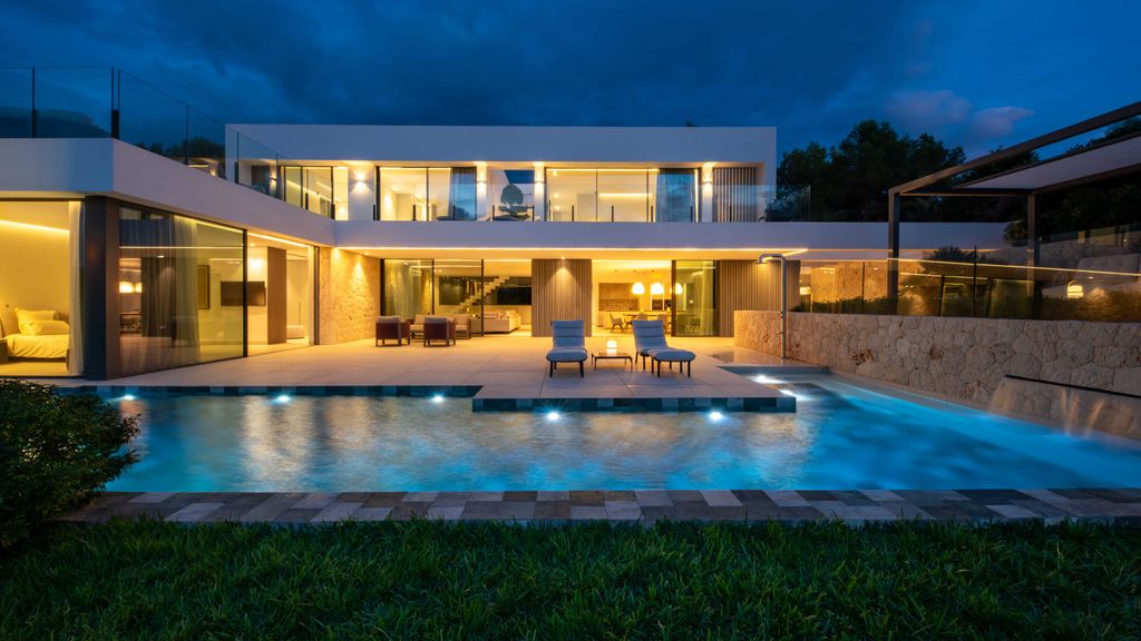 Property photo 2 of 35 2-82574.Jpg