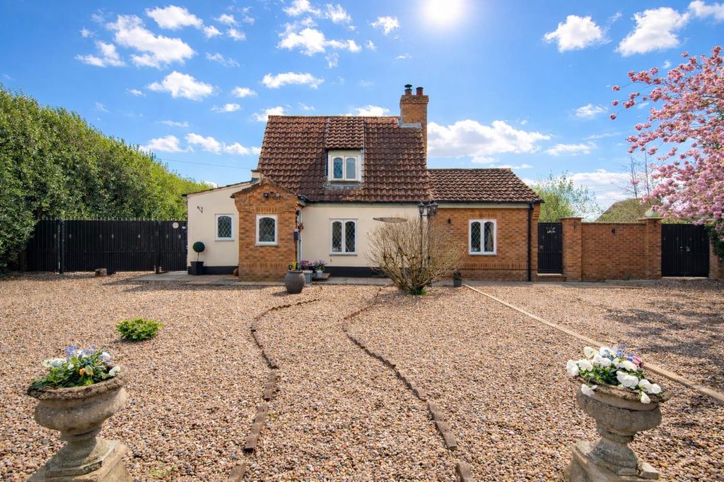 Property photo 1 of 26 3.Png