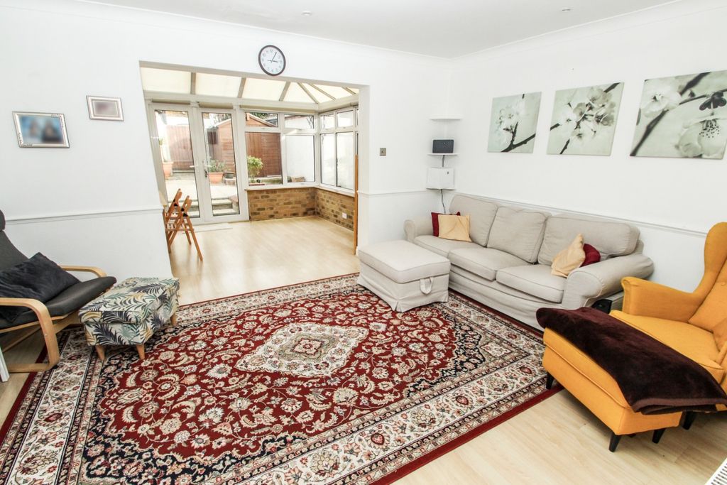 Property photo 2 of 11 2176002