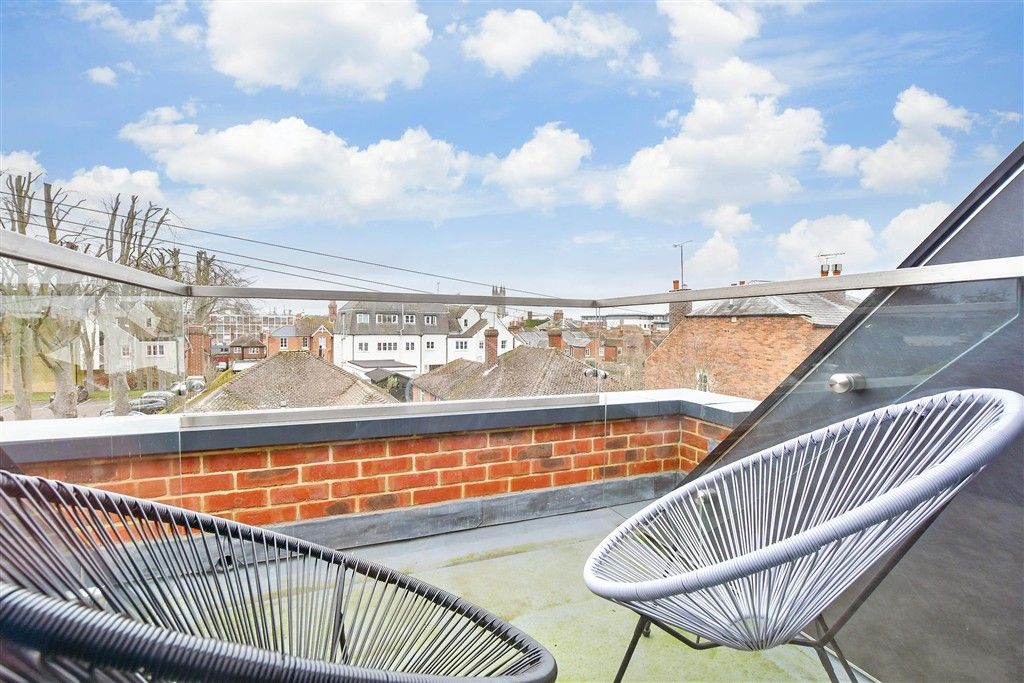 Property photo 3 of 13 Balcony / Terrace