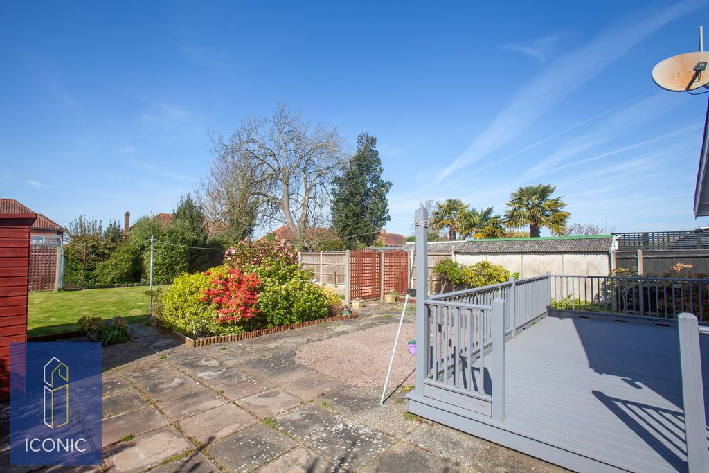 Property photo 2 of 17 Photo 4