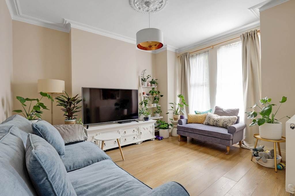 Property photo 2 of 13 13-6Dbejhhgll - 267 Mersham Road - 2-Small