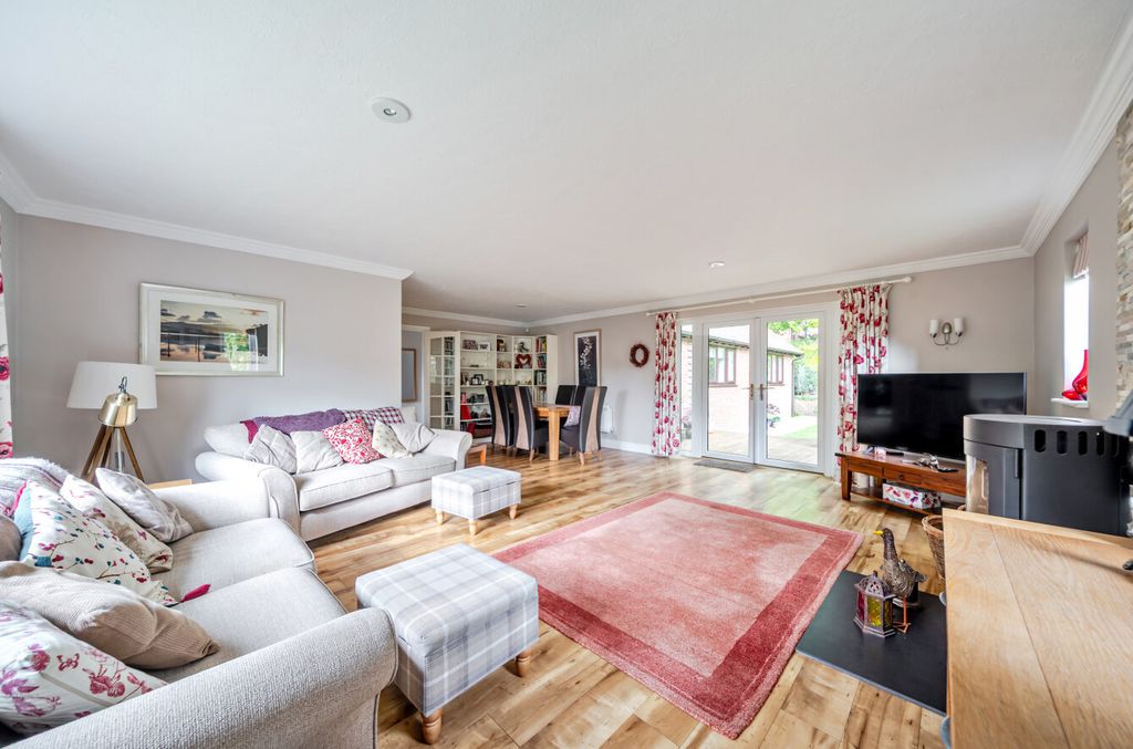 Property photo 2 of 19 1455443-20-69Fcd0...
