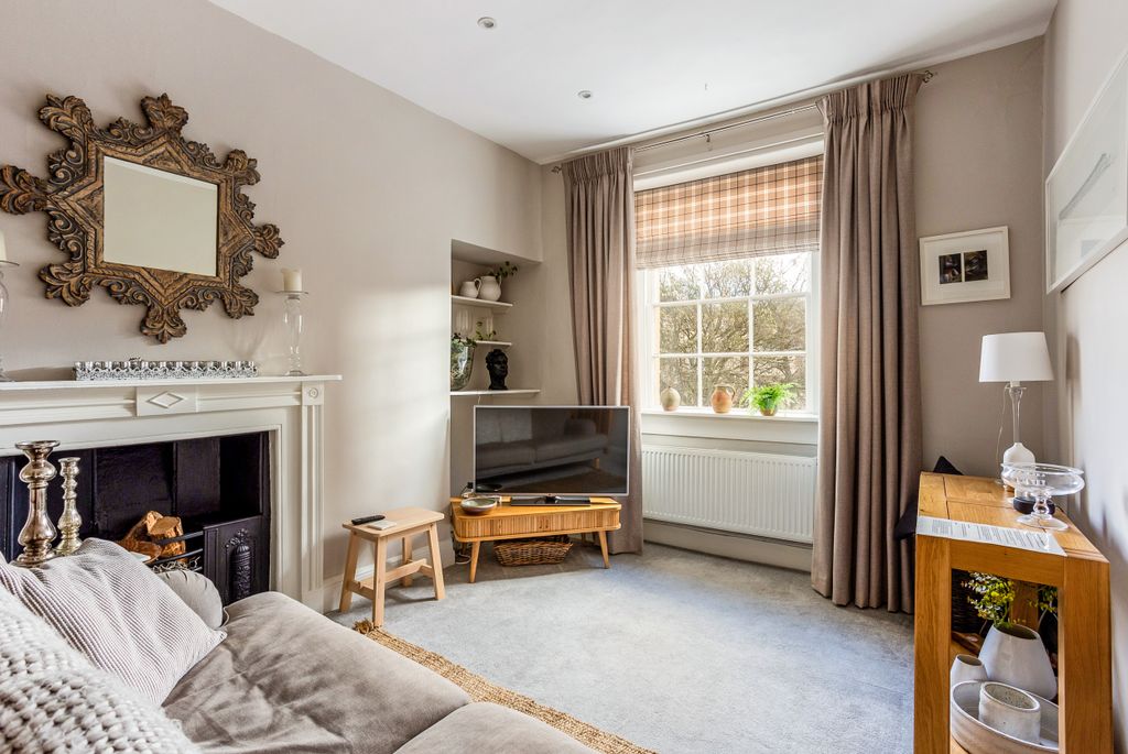 Property photo 3 of 10 Sitting Room