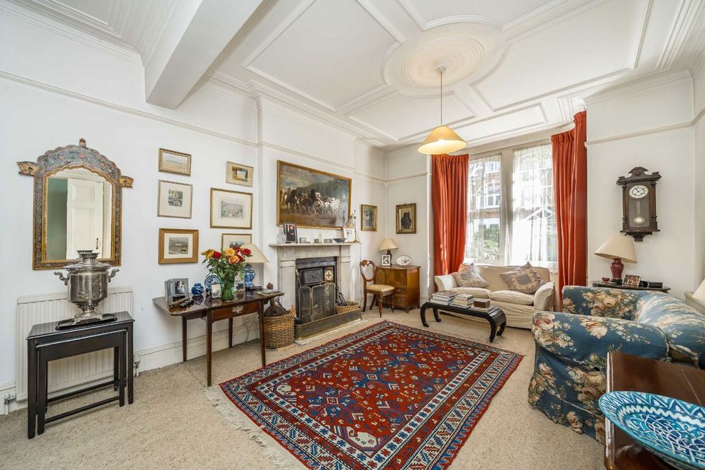 Property photo 2 of 8