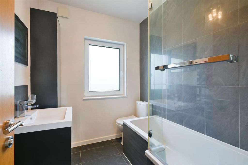 Additional image 17 of 5 bed detached house for saleGarden Walk, Coulsdon CR5