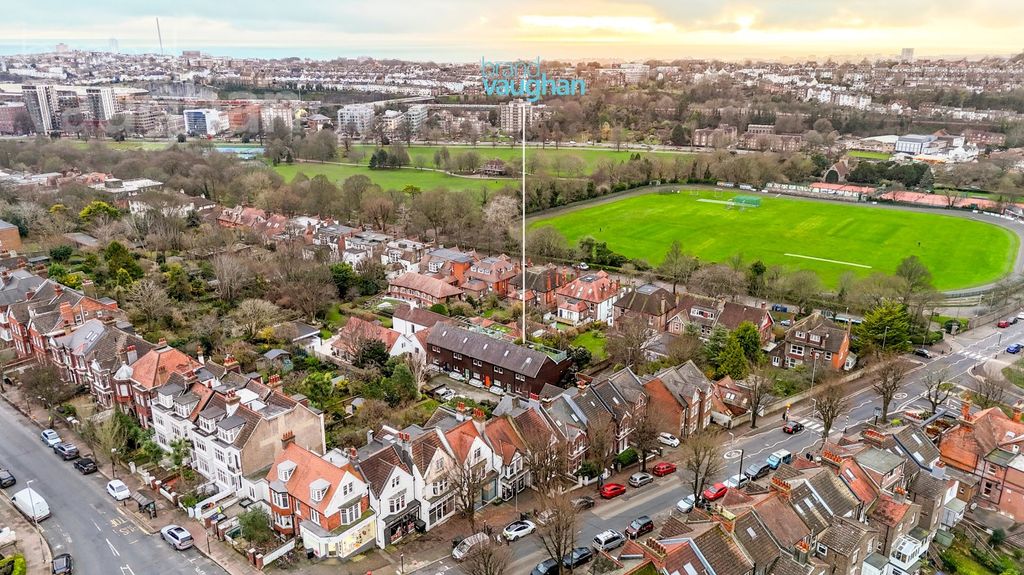 Property photo 1 of 36 Picture No. 22