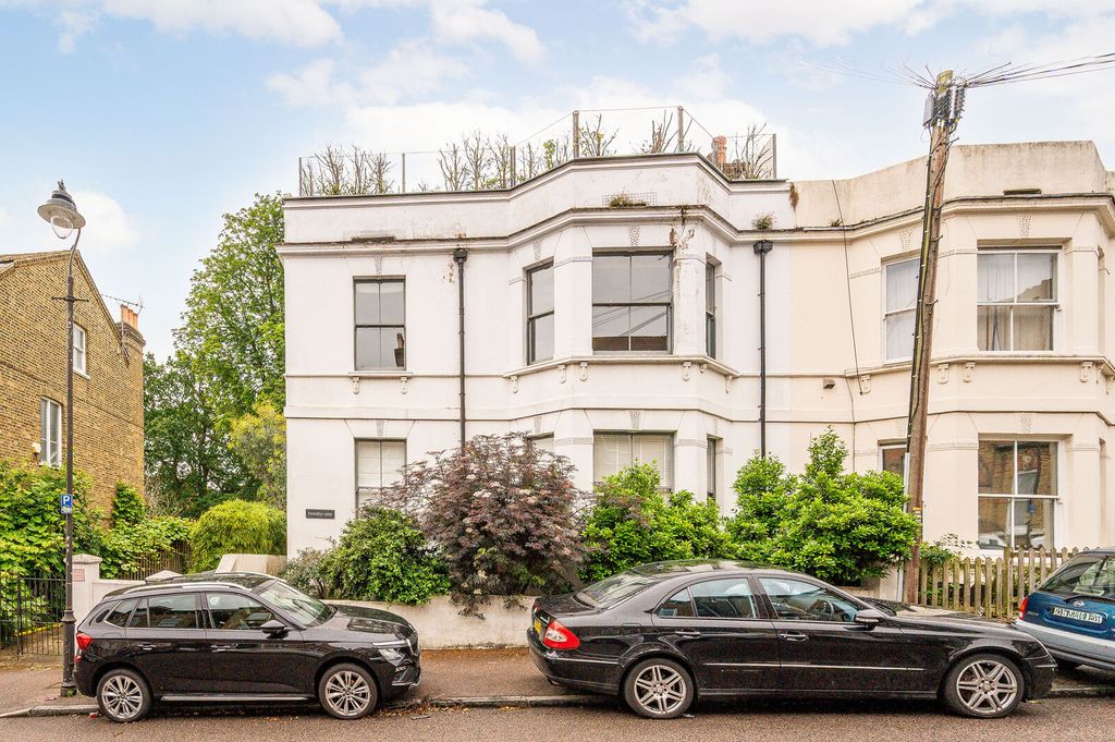 Property photo 1 of 30