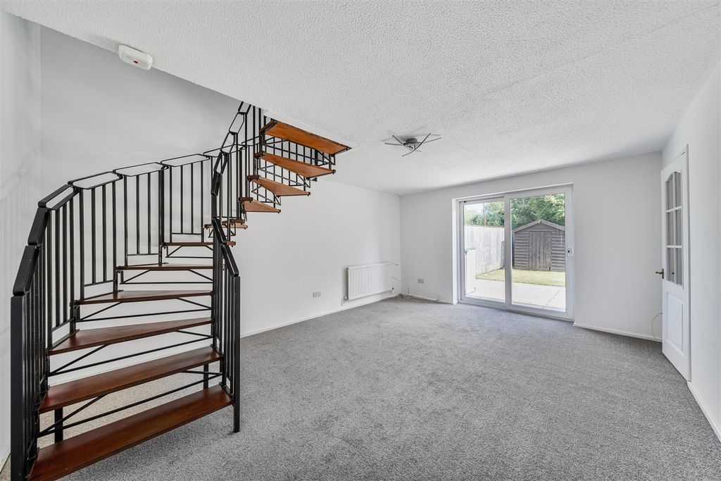 Property photo 2 of 24