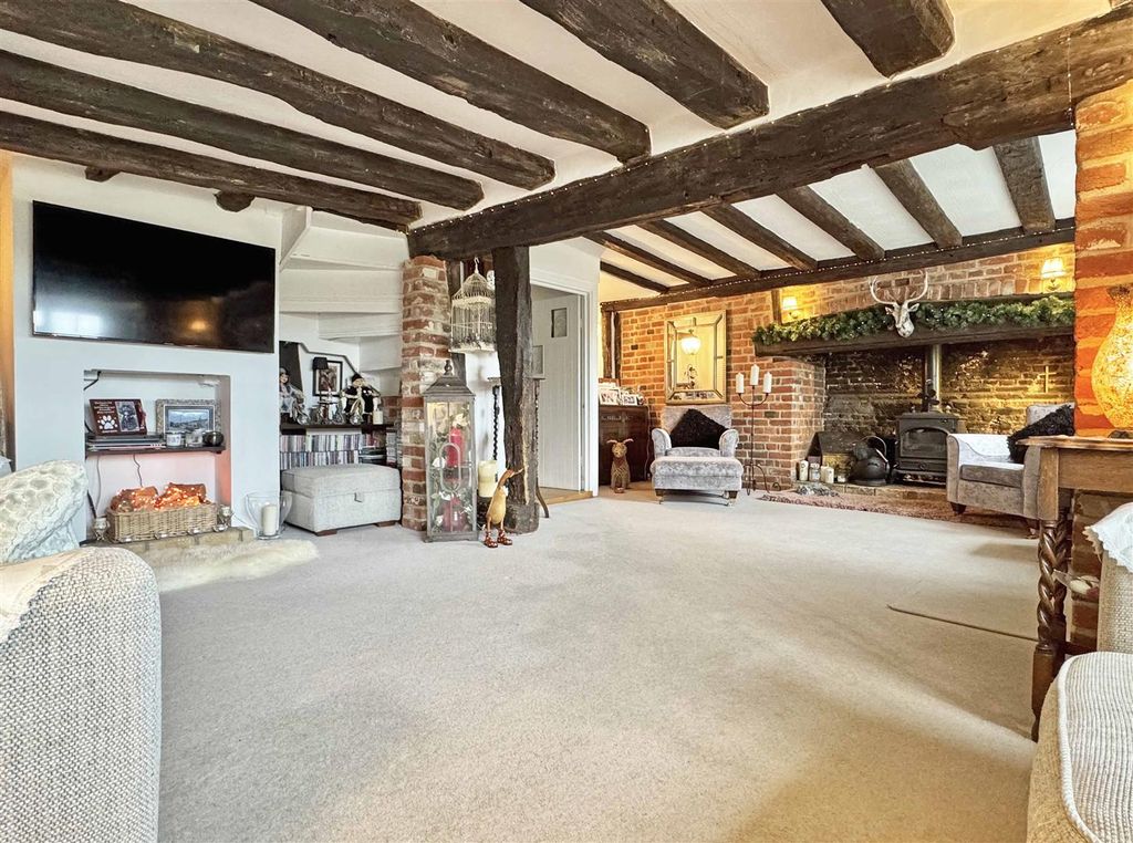 Property photo 3 of 26 Lounge.Jpg