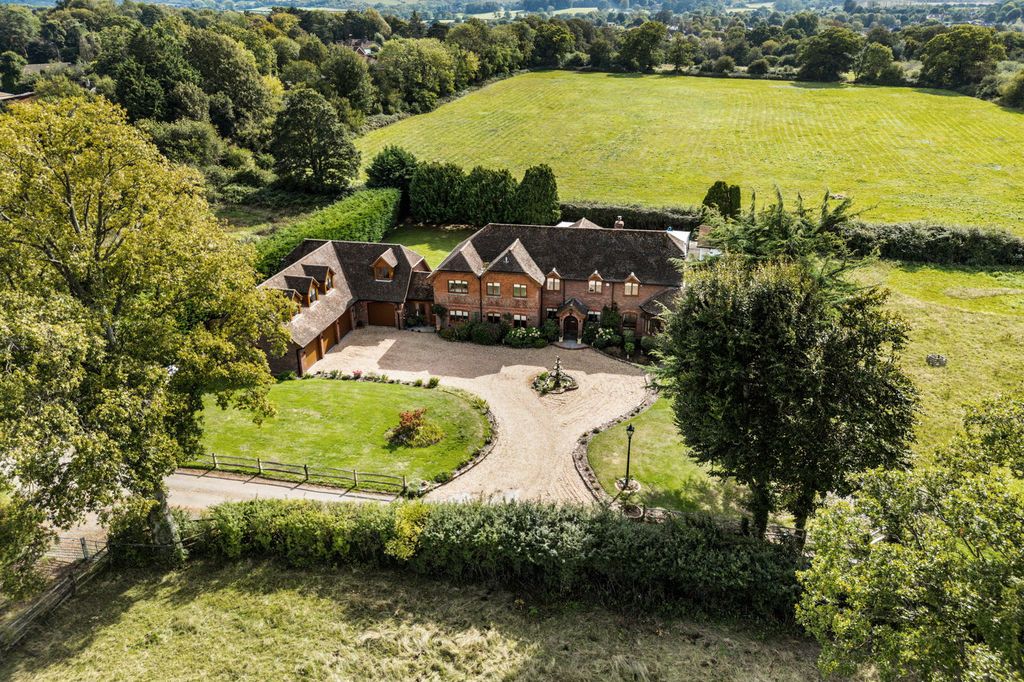 Property photo 2 of 39