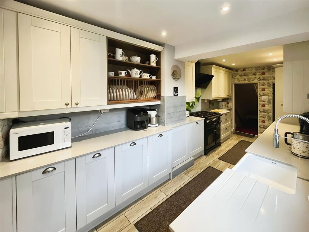 Property photo 2 of 23 8F6Fa905-A41688Db-c6Ac-4B8E-A05B-14774c997c03.Jpeg