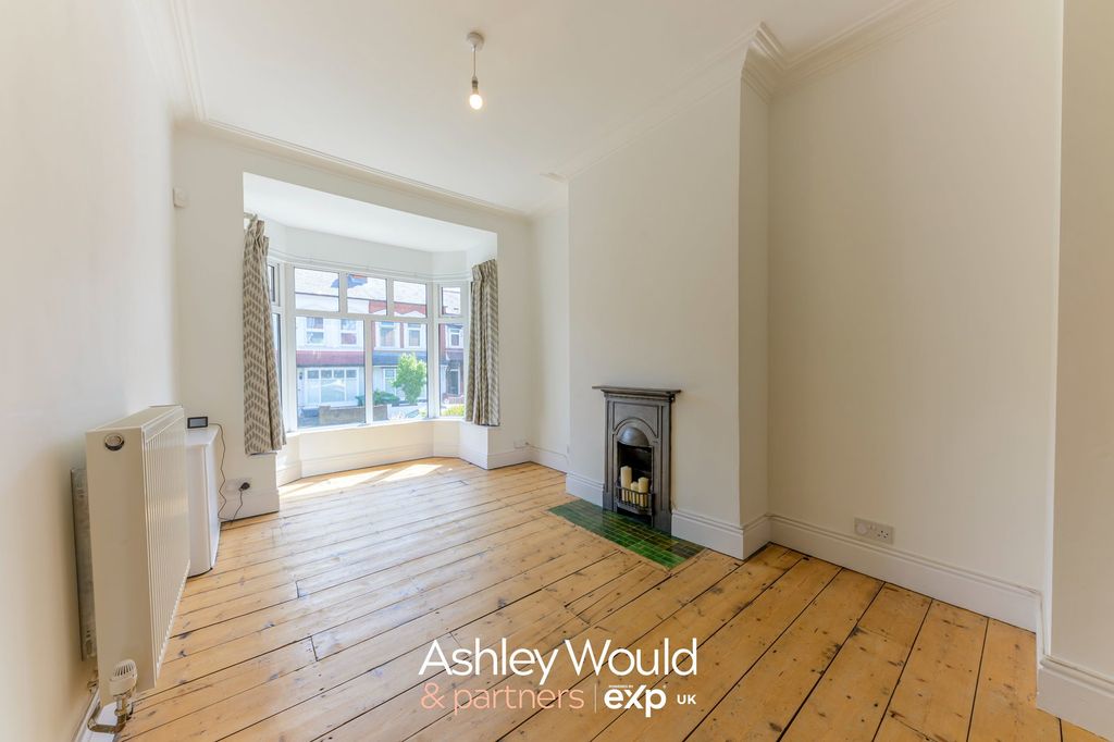 Property photo 2 of 23