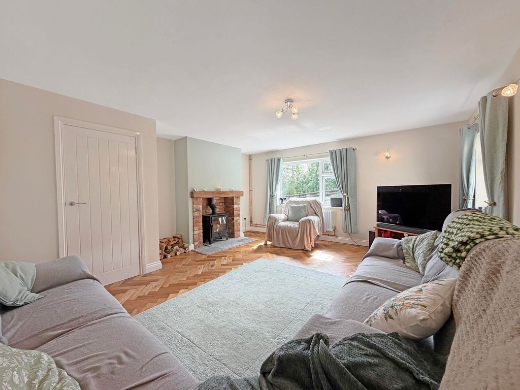 Property photo 3 of 37